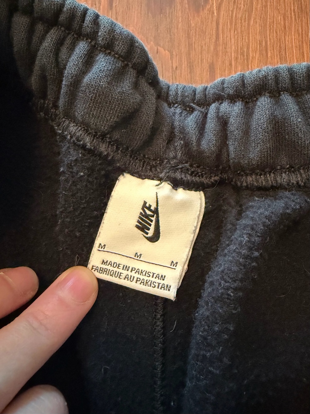 Nike sweatpants medium - Picture 4 of 5